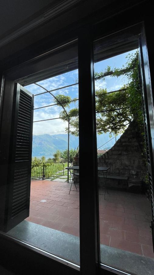 Lake View, Swimming Pool, Tennis Court And Private Parking Mezzegra Bagian luar foto