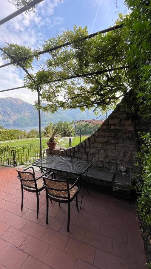 Lake View, Swimming Pool, Tennis Court And Private Parking Mezzegra Bagian luar foto